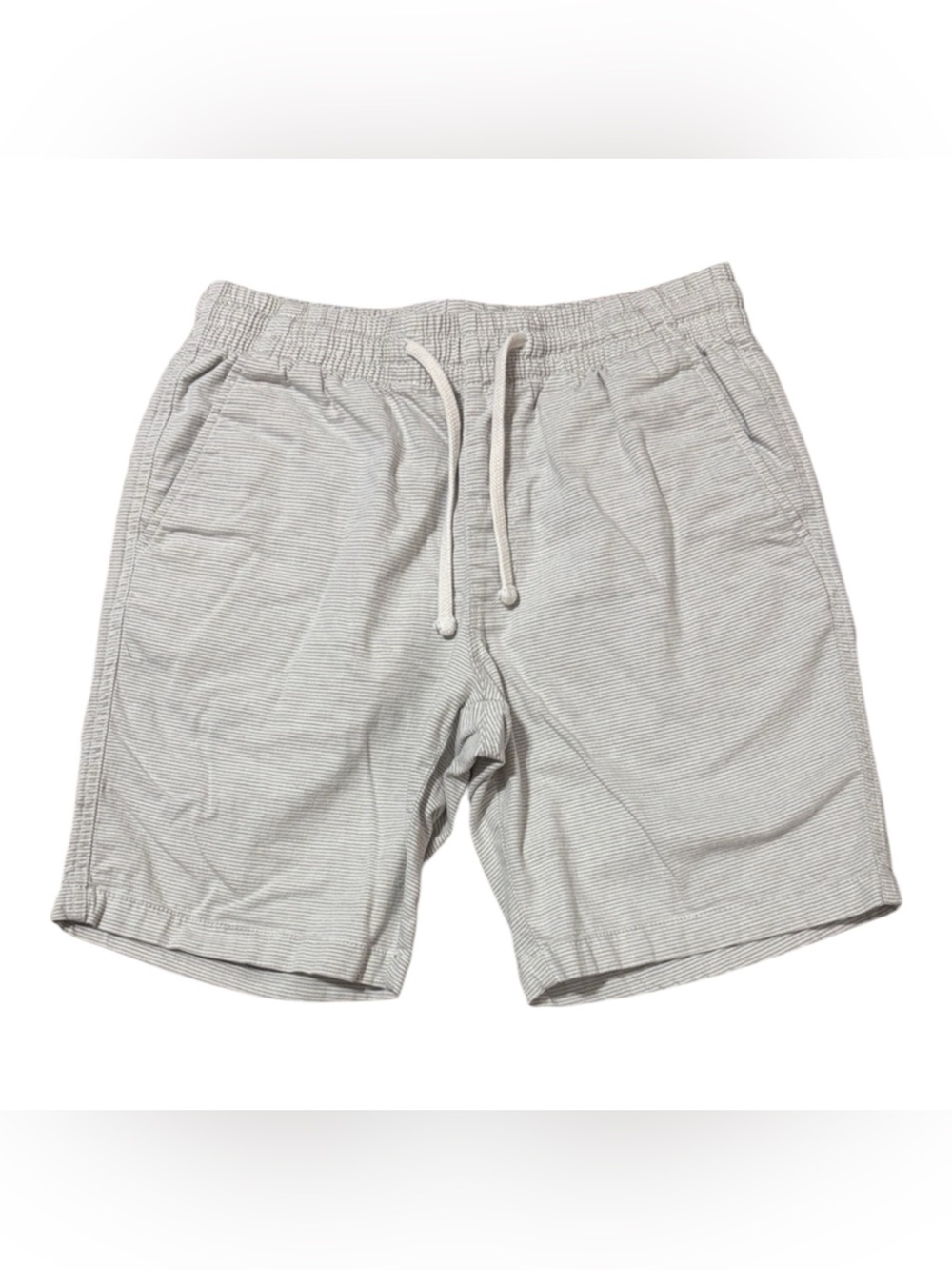Old Navy Men's Gray pinstripe Shorts, pockets, Small